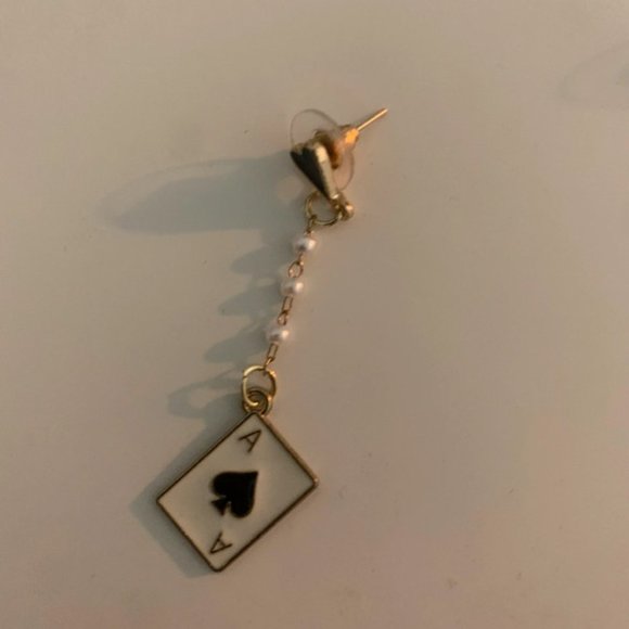 Card and clock earrings - Picture 3 of 4